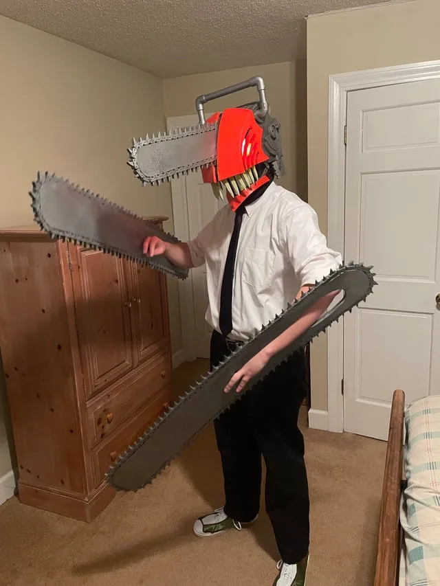 Denji Chainsaw Man hybrid form cosplay reference
